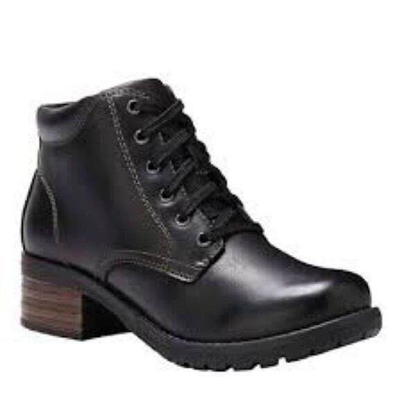 EASTLAND 10 Bandana Leather Booties - Picture 1 of 13
